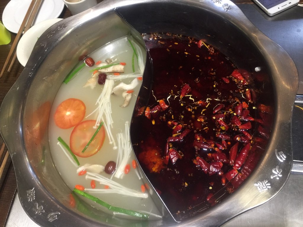 juyitang-lijiang-pork-ribs-hot-pot