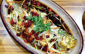 Qiao's wife live seafood stall